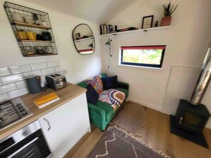 Fridge, oven, toaster, cookware/dishes/utensils