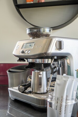 Kaffee und/oder Kaffeemaschine