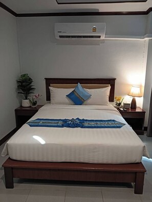 Select Comfort beds, minibar, desk, laptop workspace - Samui Grand mansion (Koh Samui)