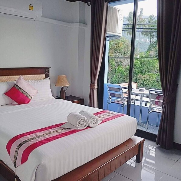 Select Comfort beds, minibar, desk, laptop workspace - Samui Grand mansion (Koh Samui)