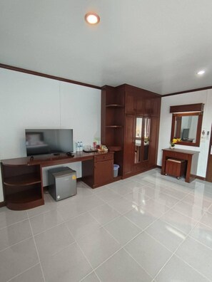 Basic Room, City View