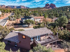 Exterior - Sedona Cathedral Magic: A serene 2BR retreat with stunning Red Rock views. (Sedona)
