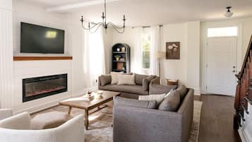 TV, fireplace