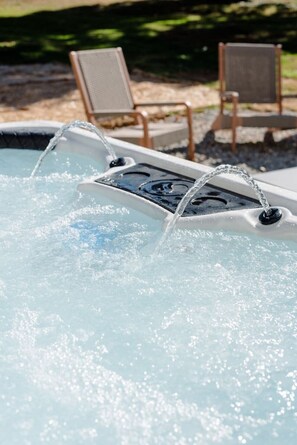 Bain à remous extérieur