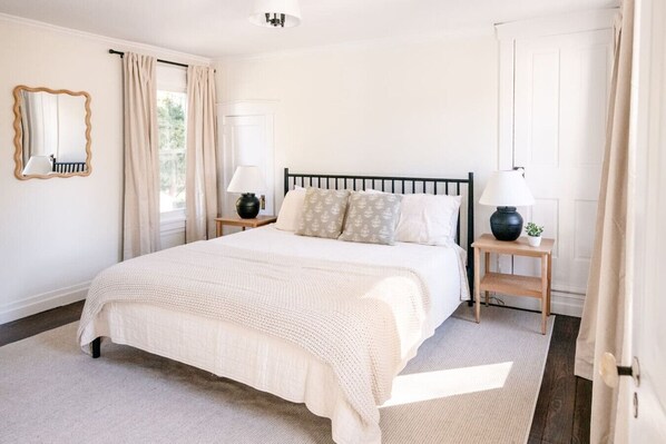 4 bedrooms, iron/ironing board, travel cot, WiFi