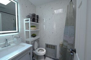 SĂšche-cheveux, serviettes fournies, savon, papier toilette