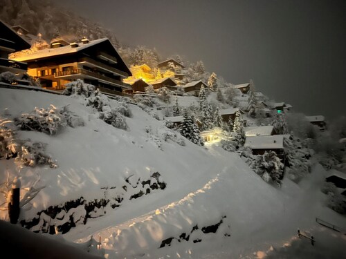 Gracious Apartment With Patio in Hills