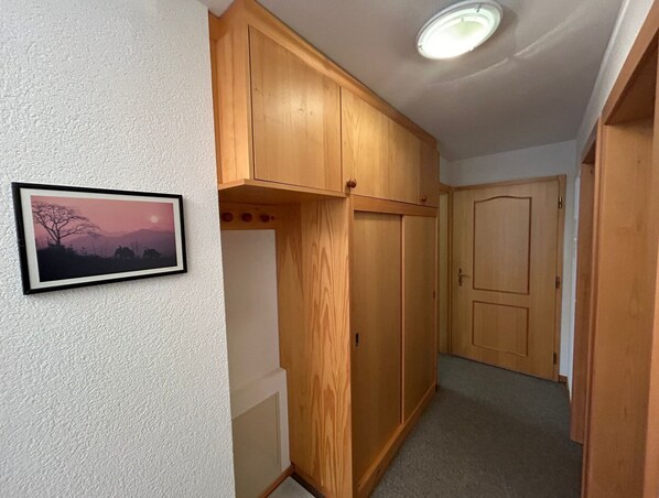 Apartment | Interior - Gracious Apartment With Patio in Hills (Nendaz)