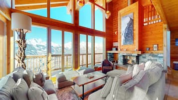 Chalet | Living area