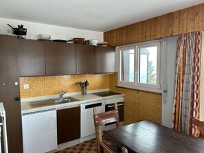 Apartment | Private kitchen - Diablerets D 010 -mountain Apartment 6 Pers (Veysonnaz)