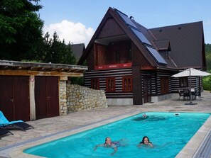Villa | Pool | Indoor pool, outdoor pool - Comfortable Holiday Home With View (Vidochov)