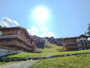 Exterior - Exquisite Apartment With Balcony (Veysonnaz)