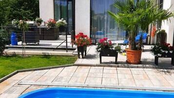 House | Pool | Outdoor pool