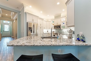 Private kitchen - Luxury Lifestyle in Resort Setting (Naples)
