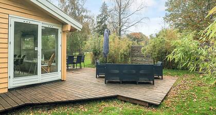 6 Person Holiday Home in Borup