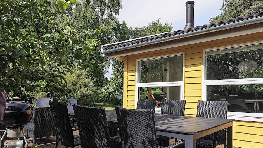 6 Person Holiday Home in Borup