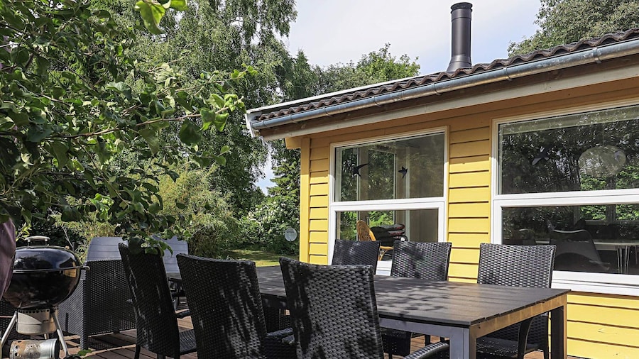 6 Person Holiday Home in Borup