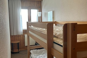 2 chambres, ameublement personnalisé, draps fournis