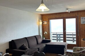 Apartment | Living room - Alluring Apartment in the Heart of Valley (Veysonnaz)