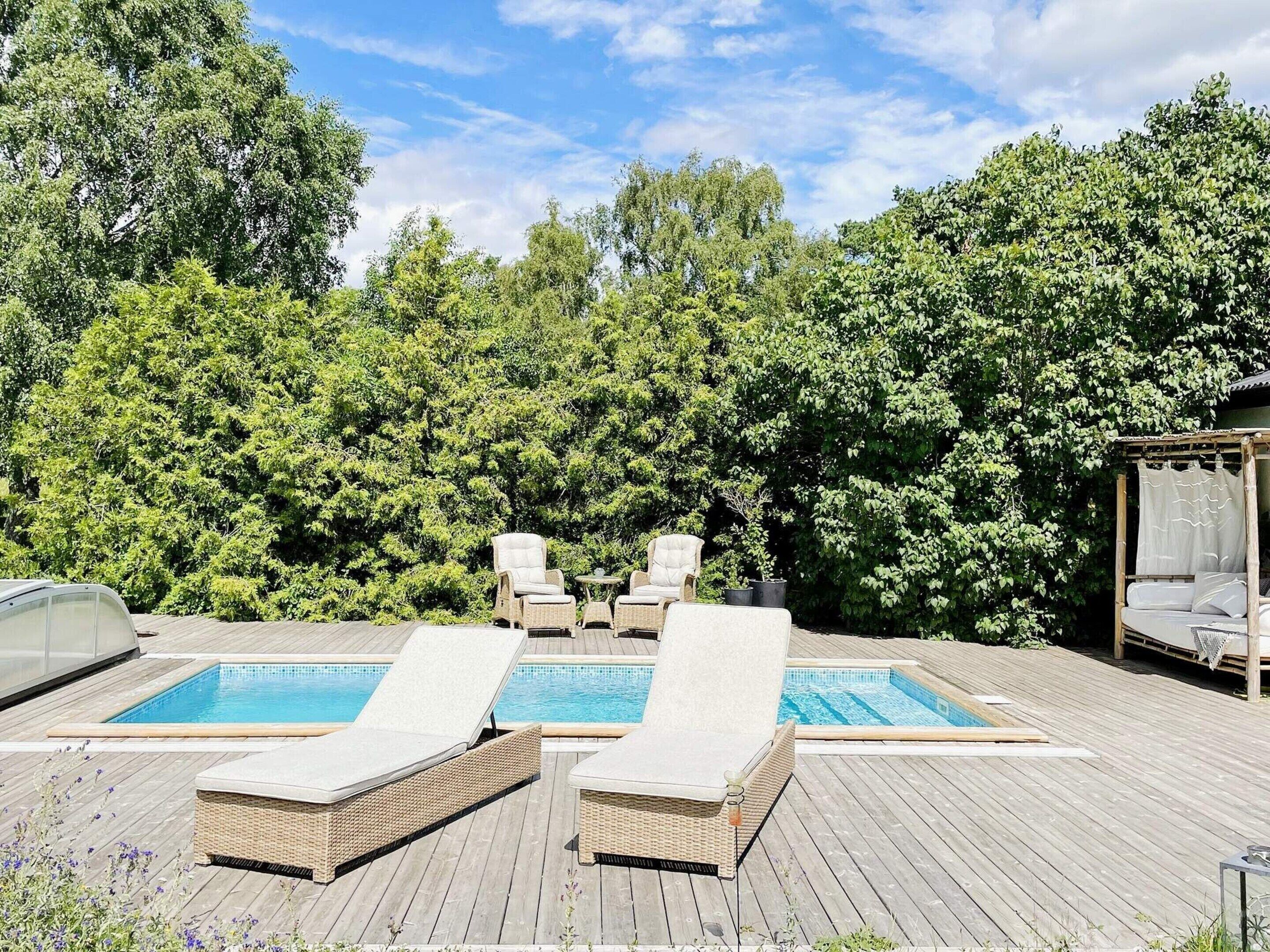 House | Pool