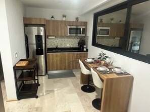 Réfrigérateur, micro-ondes