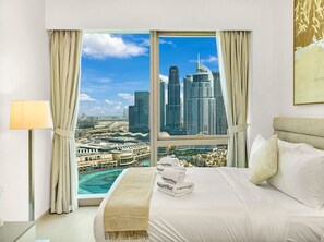 Bureau, fer et planche à repasser, lit parapluie, Wi-Fi