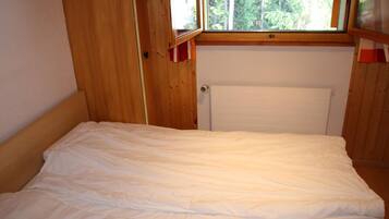 3 bedrooms, individually furnished, bed sheets