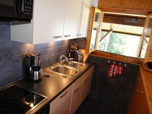 Apartment | Private kitchen - Stunning Apartment in Heart of Valley (Veysonnaz)