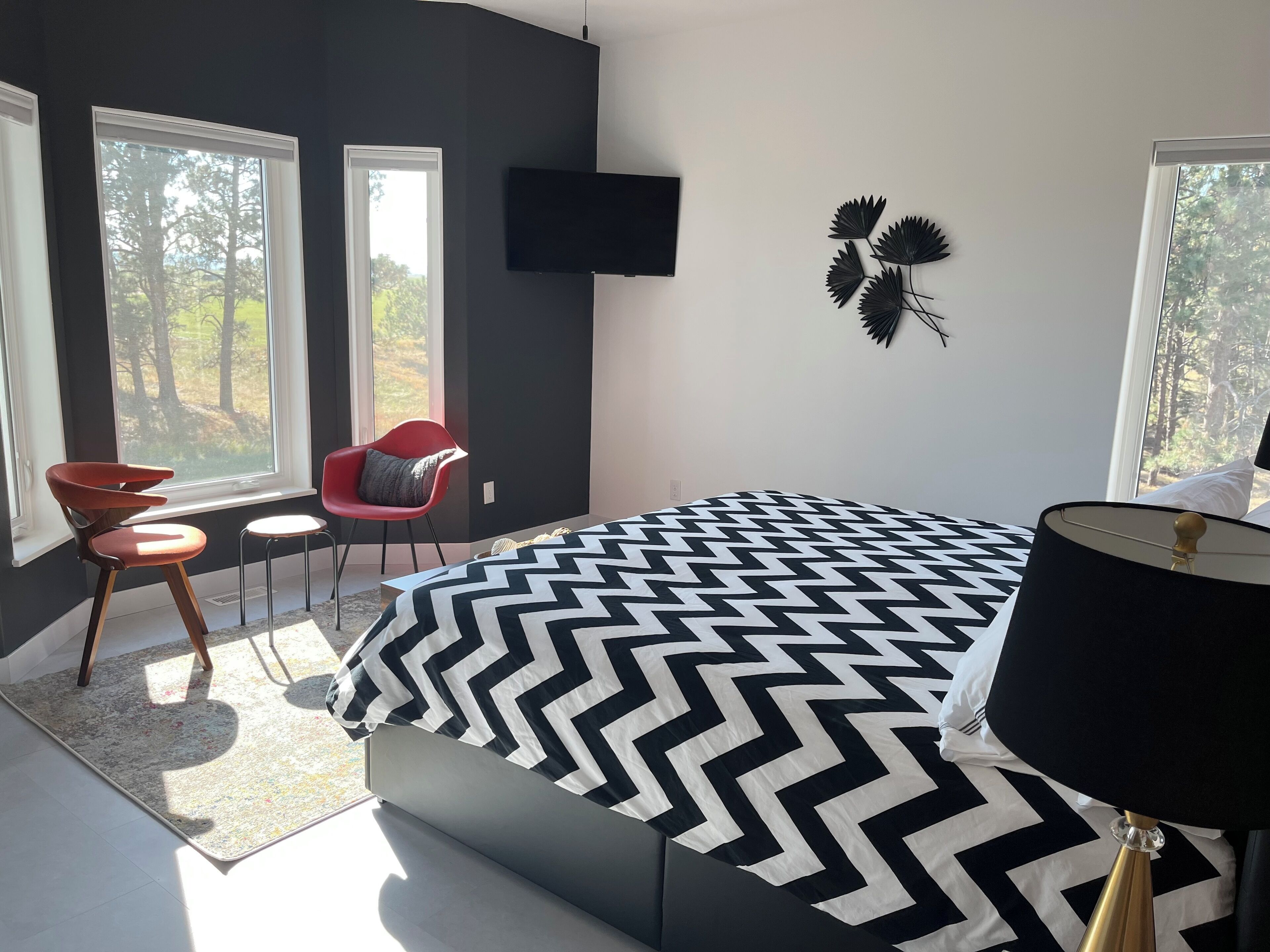 2 bedrooms, iron/ironing board, travel cot, WiFi