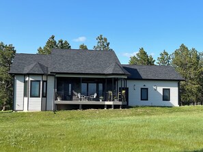Exterior - Hermitage Guesthouse (Belle Fourche)