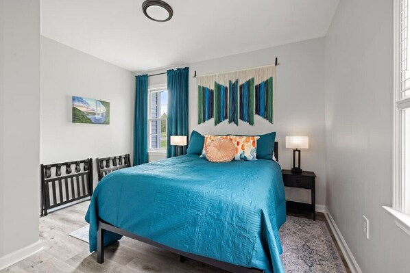 3 bedrooms, iron/ironing board, free WiFi, bed sheets