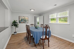 Dining - Renovated Private Cottage w/Hot Tub! Covington, TN (Covington)