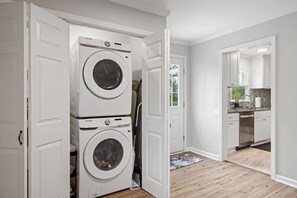 Interior - Renovated Private Cottage w/Hot Tub! Covington, TN (Covington)