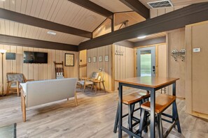 Interior - Relaxing, Private Cabin w/Hot Tub & Generator near Mt Rainier! (Ashford)