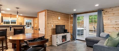 Smart TV, lareira, videogames, DVD player