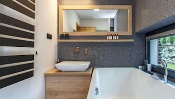Bathtub