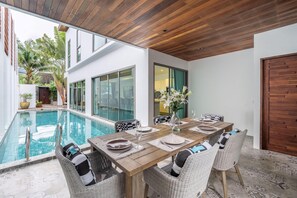 Outdoor dining - New Primrose Pool Villa Your Own Secluded Paradise (Rawai)