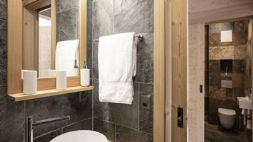Apartemen | Kamar mandi | Bathtub
