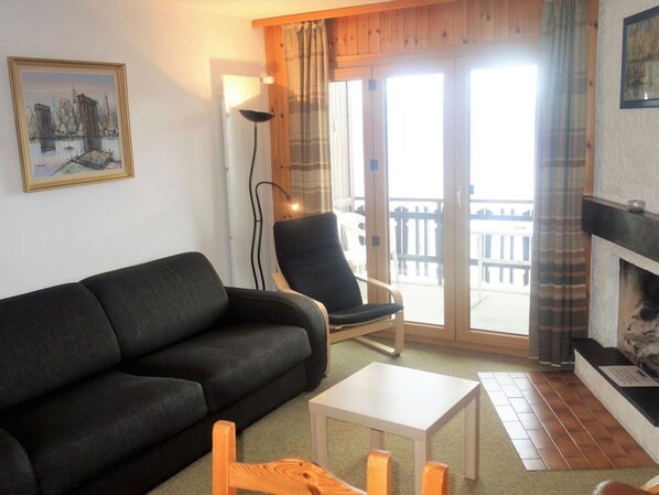 Living area - Mystical Apartment With Mountain Views (Veysonnaz)