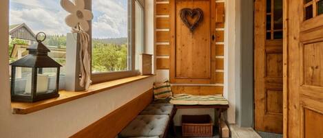 المنشأة من الداخل