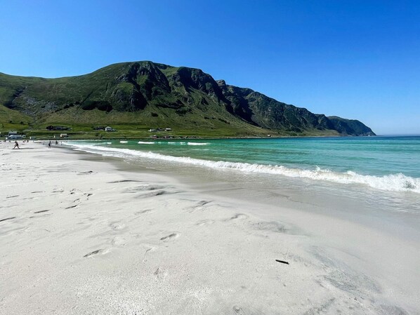 House | Beach | Fishing - 12 Person Holiday Home in Davik (Bremanger)