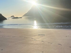 House | Beach | Fishing - 12 Person Holiday Home in Davik (Bremanger)