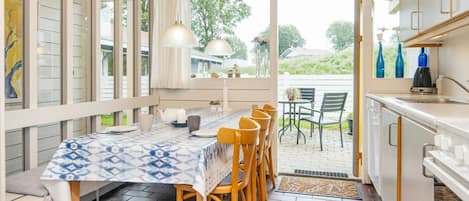 House | Dining