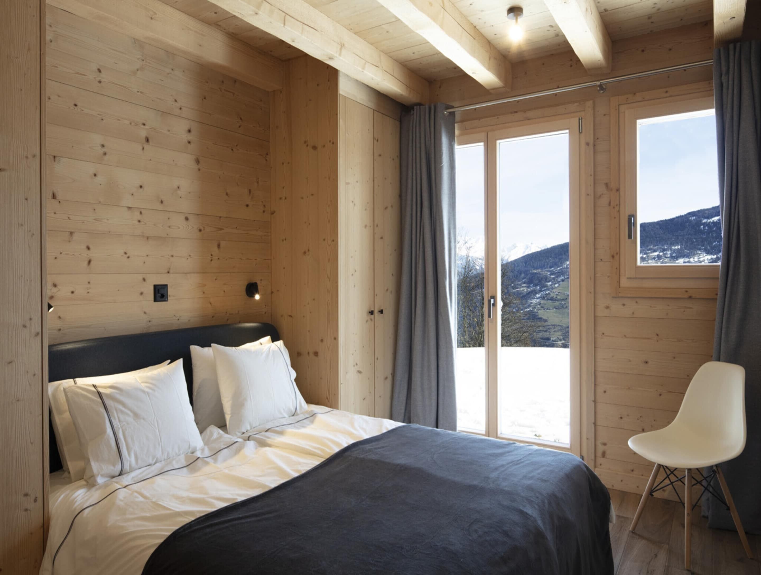 Chalet | 2 bedrooms, individually furnished, bed sheets