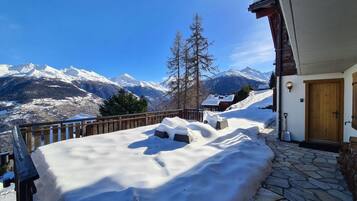 Chalet | Pemandangan dari hartanah