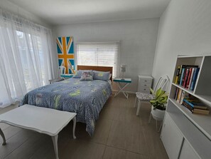 1 habitación, tabla de planchar con plancha, wifi y ropa de cama 