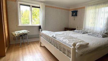 House | 2 bedrooms, individually furnished