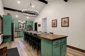 Dining - The Elkstone - Hot Tub! (Conover)
