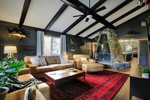 Living area - The Elkstone - NEW (Conover)