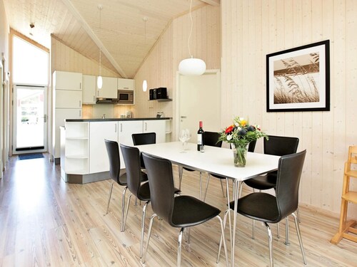 Modern Holiday Home for 8-persons